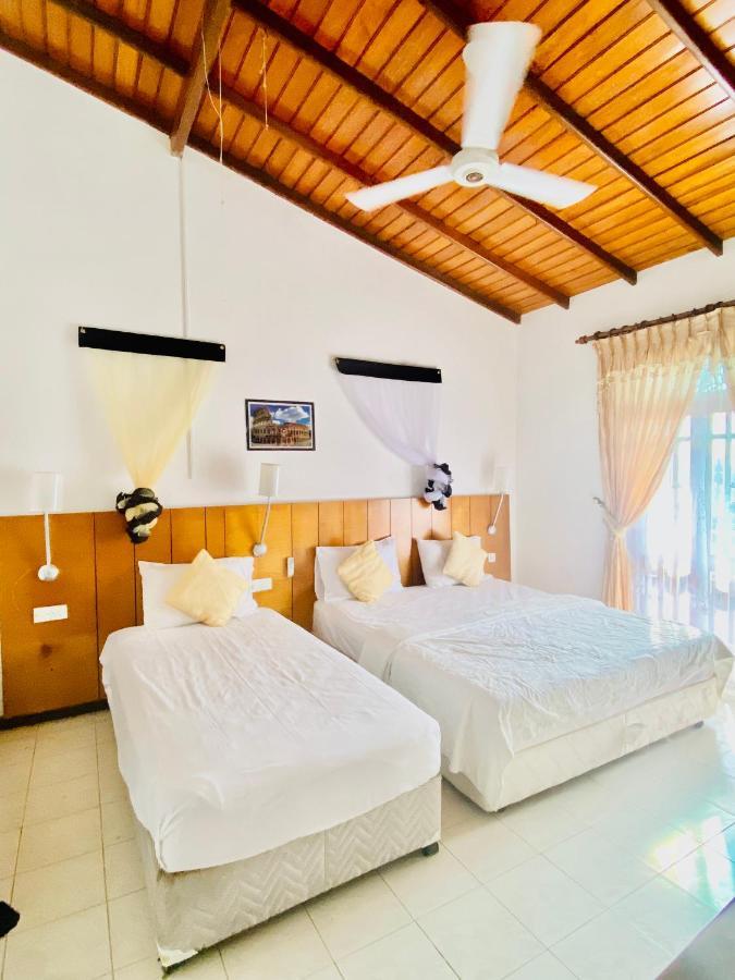 Hikka Paradise Guest House Hikkaduwa Exterior photo