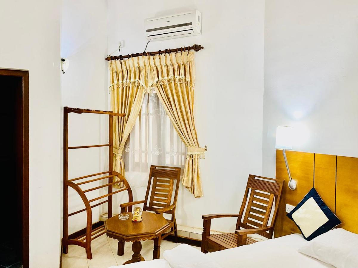 Hikka Paradise Guest House Hikkaduwa Exterior photo